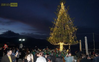 Γιορτή για όλους στη Σάμη: χορός, μουσική και Άγιος Βασίλης στο άναμμα του δέντρου