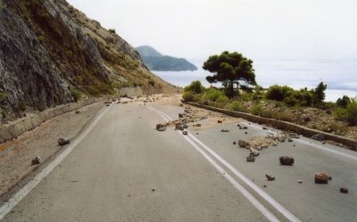 Παίρνουν τον δρόμο τους τα εκκρεμή έργα από τον σεισμό του 2015 στην Περιφερειακή Ενότητα Λευκάδας