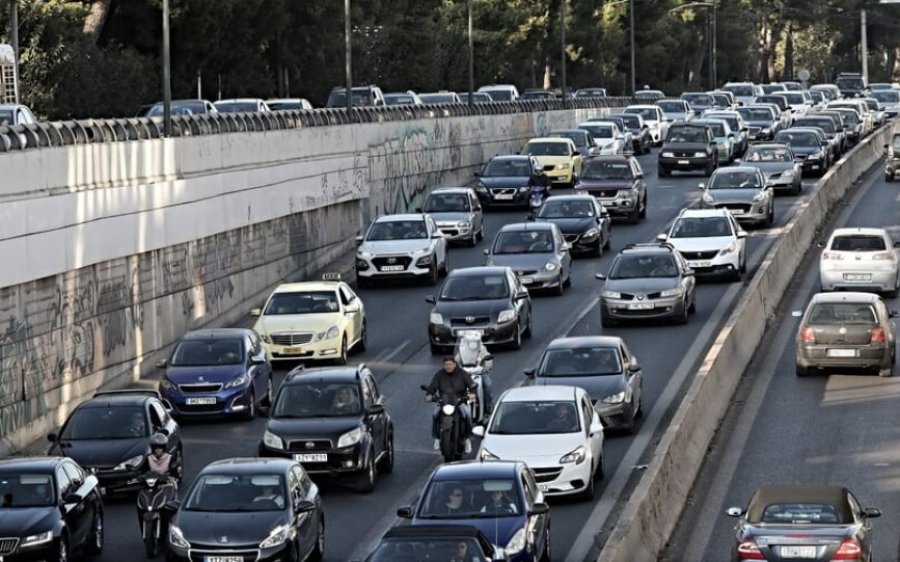 Κλείνει απόψε η Λεωφόρος Κηφισίας για εργασίες αφαίρεσης γκράφιτι