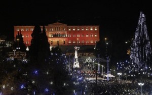 Η Αθήνα φόρεσε τα γιορτινά της