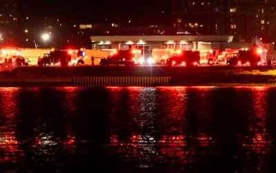 Αεροπλάνο με 64 επιβαίνοντες συγκρούστηκε με ελικόπτερο στην Ουάσινγκτον: Ανασύρθηκαν 18 σοροί - Η στιγμή της τραγωδίας