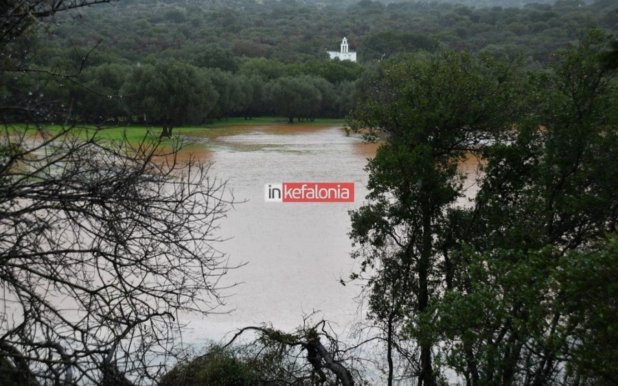 O ευρωβουλευτής Νικόλας Φαραντούρης και η Αναστασία Γκαρά στην Κεφαλονιά