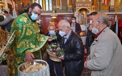 Μεσοβούνια: Κυριακή των Βαϊων στον Ι.Ν. Αγίας Παρασκευής (εικόνες)