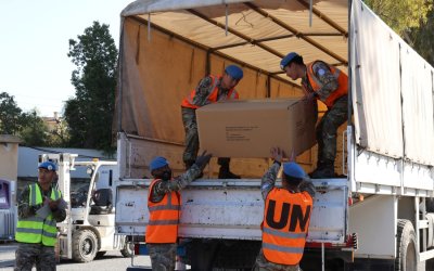 Γάλλοι γιατροί δημιούργησαν αυτοσχέδιο νοσοκομείο στην Τουρκία, παρέχουν ιατρική και ψυχολογική υποστήριξη μέσα σε πάρκινγκ