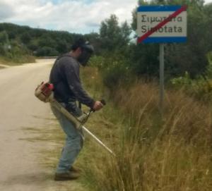 Οι Σιμωτάδες καθάρισαν τους δρόμους του χωριού (εικόνες)