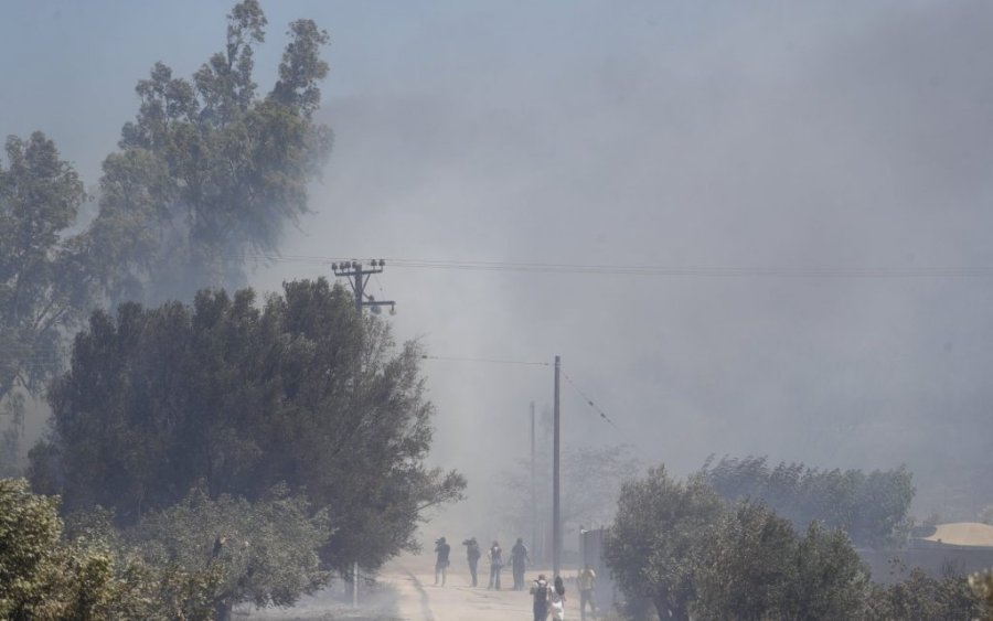 Φωτιά στο Κορωπί: Νέα μηνύματα από το 112 για εκκενώσεις περιοχών – Έκλεισαν κεντρικοί δρόμοι