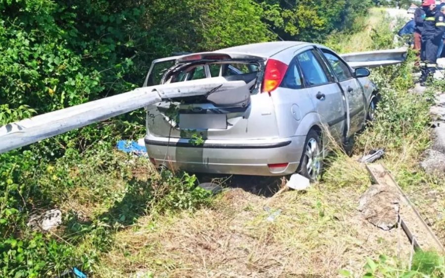 Σοκαριστικό τροχαίο στην Αμφιλοχία – Μπάρες «διαπέρασαν» αυτοκίνητο – Ένας νεκρός