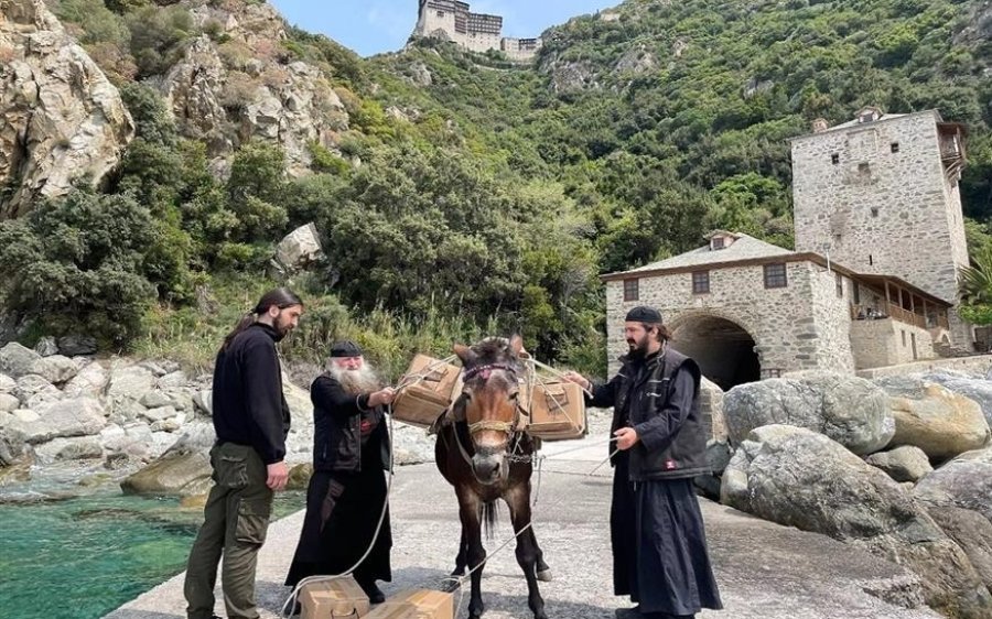 Στα μονοπάτια του Αγίου Όρους...