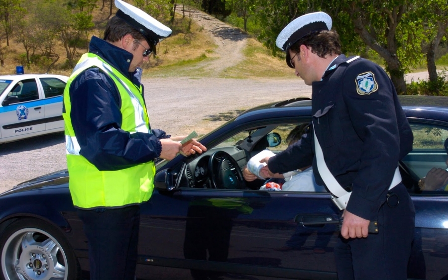 Συνελήφθη 60χρονος να οδηγεί υπό την επήρεια μέθης